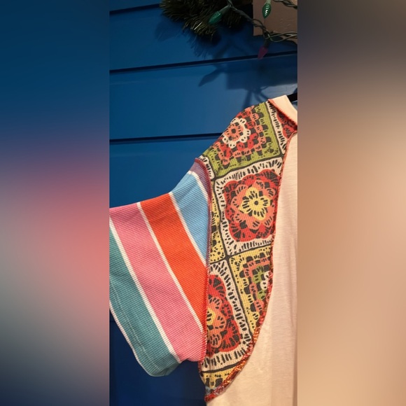 NWT Haptics Sz 1X Light Beige Graphic Tee - Picture 3 of 8